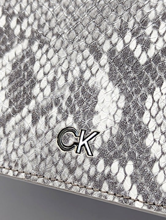 Calvin Klein Wide Flap Embossed Monogram Belt Bag Buckle Size M (MSRP $98)