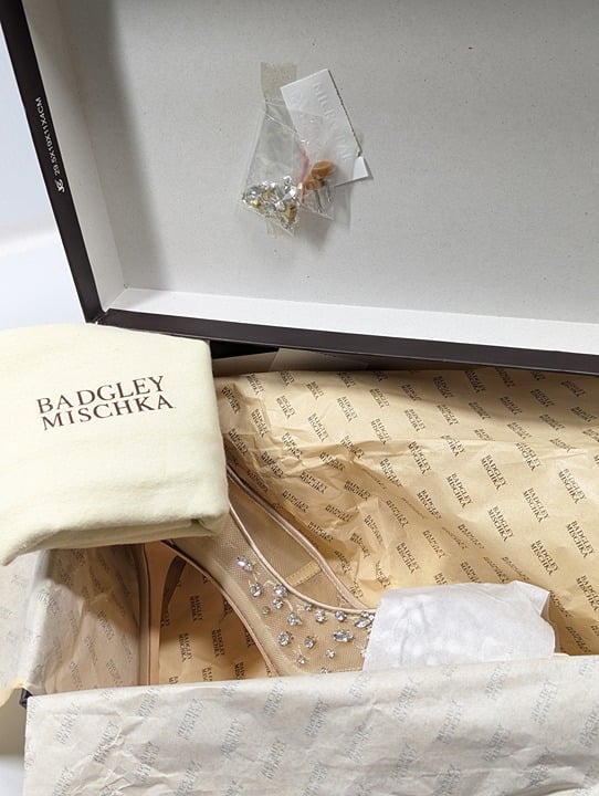 Badgley Mischka Women's Pepper Embellished Pumps Satin Size 9.5 (MSRP $295)