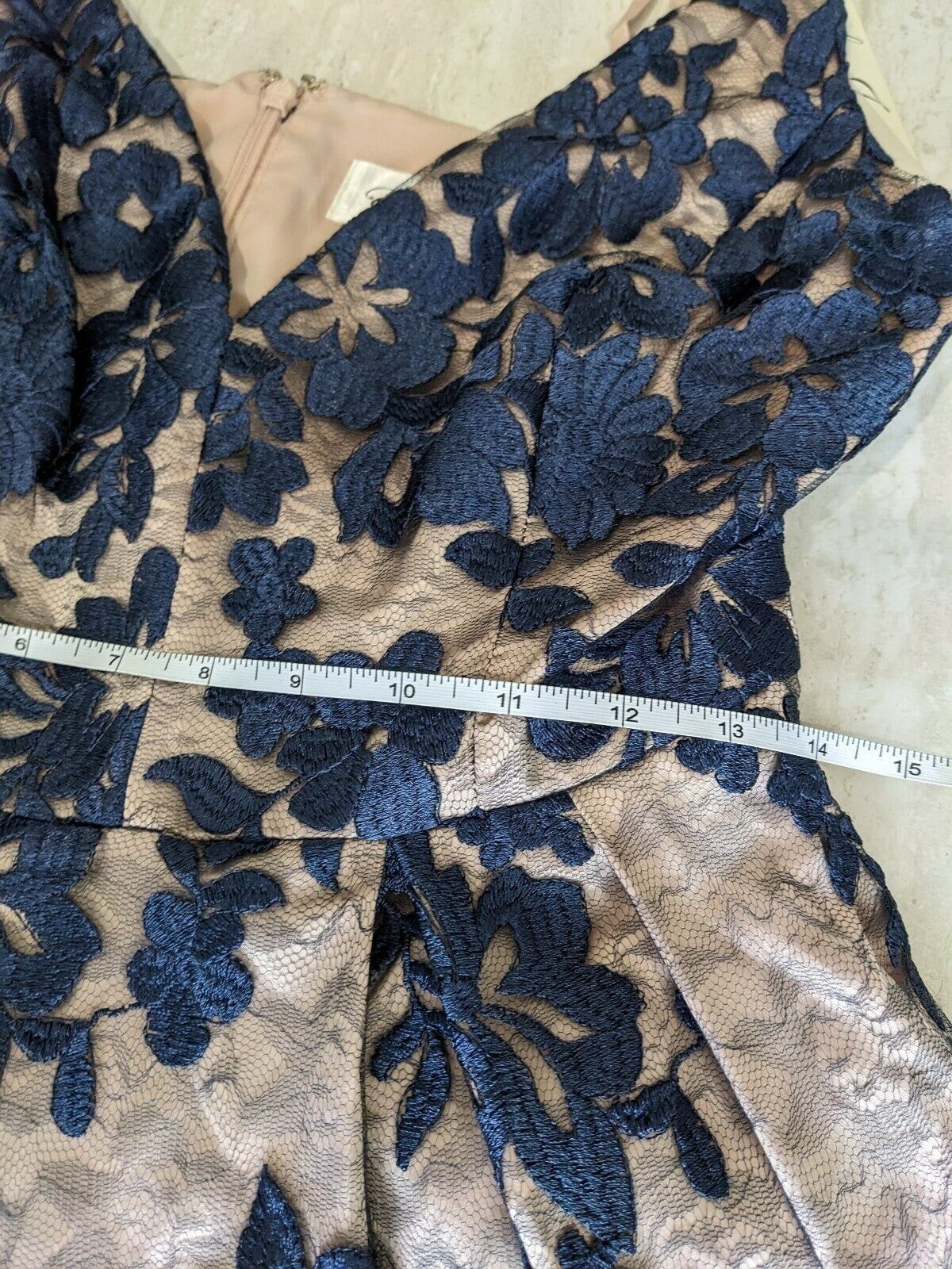 Eliza J Women's V-Neck Lace Dress Size 8 (MSRP $228)
