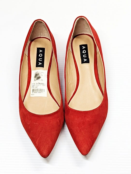Aqua Women's Abel Red Suede Point Toe Flats Size 8.5 M (MSRP $79)