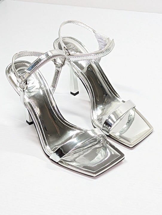 DKNY Women's Rance Ankle-Strap Square-Toe Dress Sandal Silver Size 8.5 MSRP $129