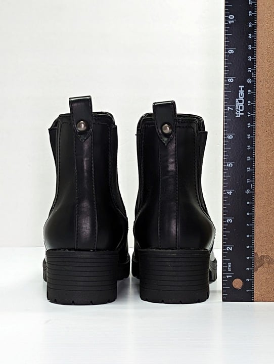 Sugar Women's Kelce Ankle Boot Black Smooth Gore Size 8 M (MSRP $65)