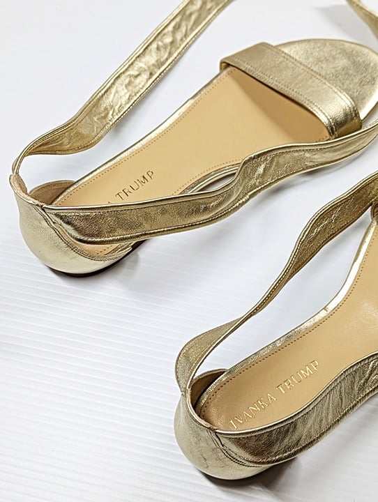Ivanka Trump Women's Carthe Metallic Leather Ankle Tie Sandals Size 8 MSRP $120