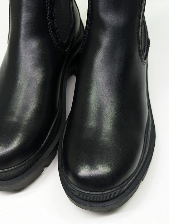 Guess Women's Yesses Signature Black Chelsea Booties Size 7.5 (MSRP $80)
