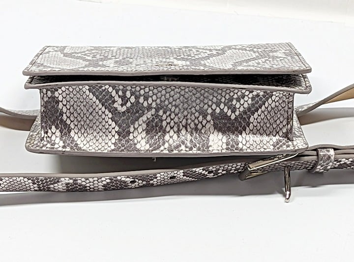 Calvin Klein Wide Flap Embossed Monogram Belt Bag Buckle Size M (MSRP $98)
