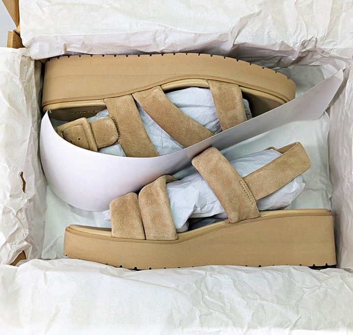 Vince Women's Skylar Strappy Slingback Sandals Dune Suede Size 8 M (MSRP $280)
