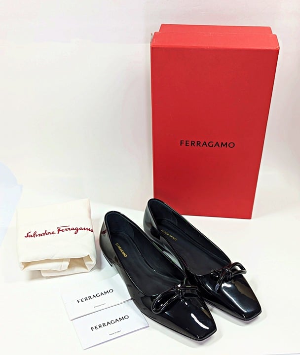 Ferragamo Women's Annie Patent Knot Ballerina Flats Black Size 7 C (MSRP $850)