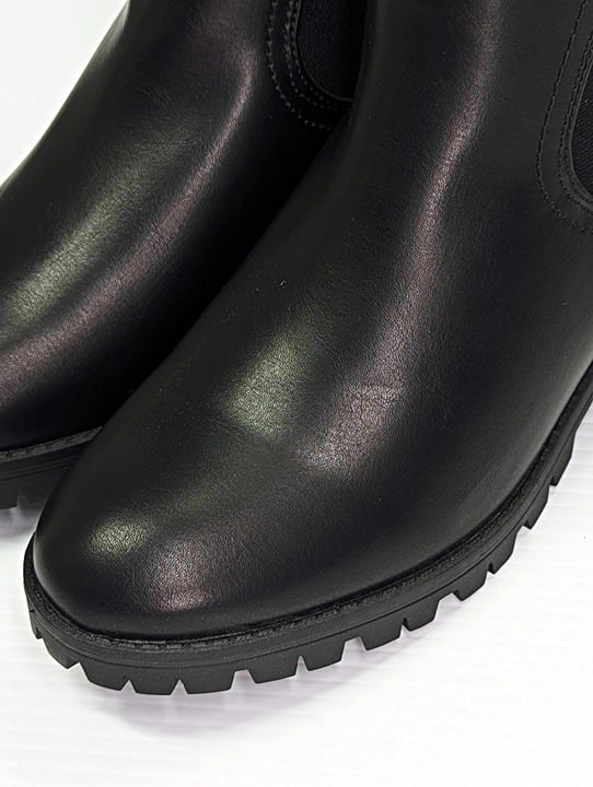 Sugar Women's Kelce Ankle Boot Black Smooth Gore Size 8 M (MSRP $65)