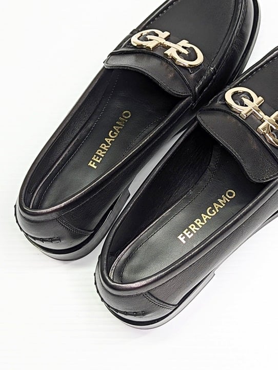 Ferragamo Women's Ofelia Black Calf Leather Loafers Size 7 C (MSRP $895)