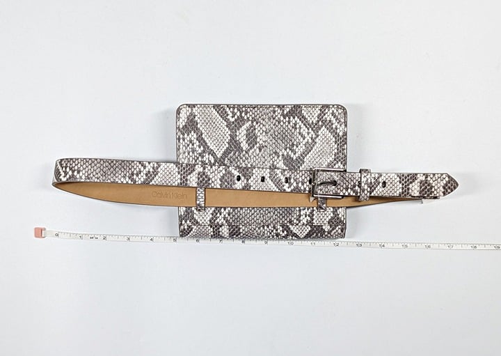 Calvin Klein Wide Flap Embossed Monogram Belt Bag Buckle Size M (MSRP $98)