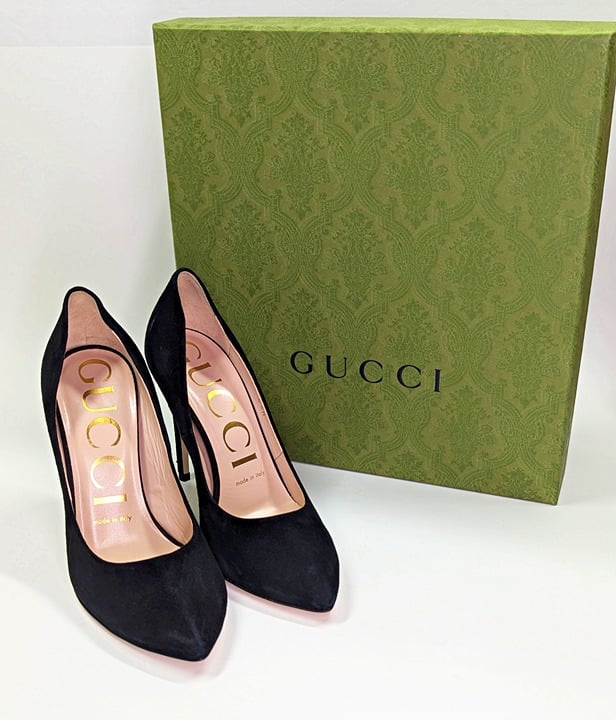 Gucci Women's Black Suede Point Toe Stiletto Heel Pump Size 36.5 (MSRP $720)