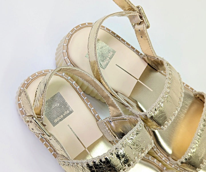 Dolce Vita Daiya Women's Metallic Platinum Platform Sandal Size 9.5 (MSRP $130)