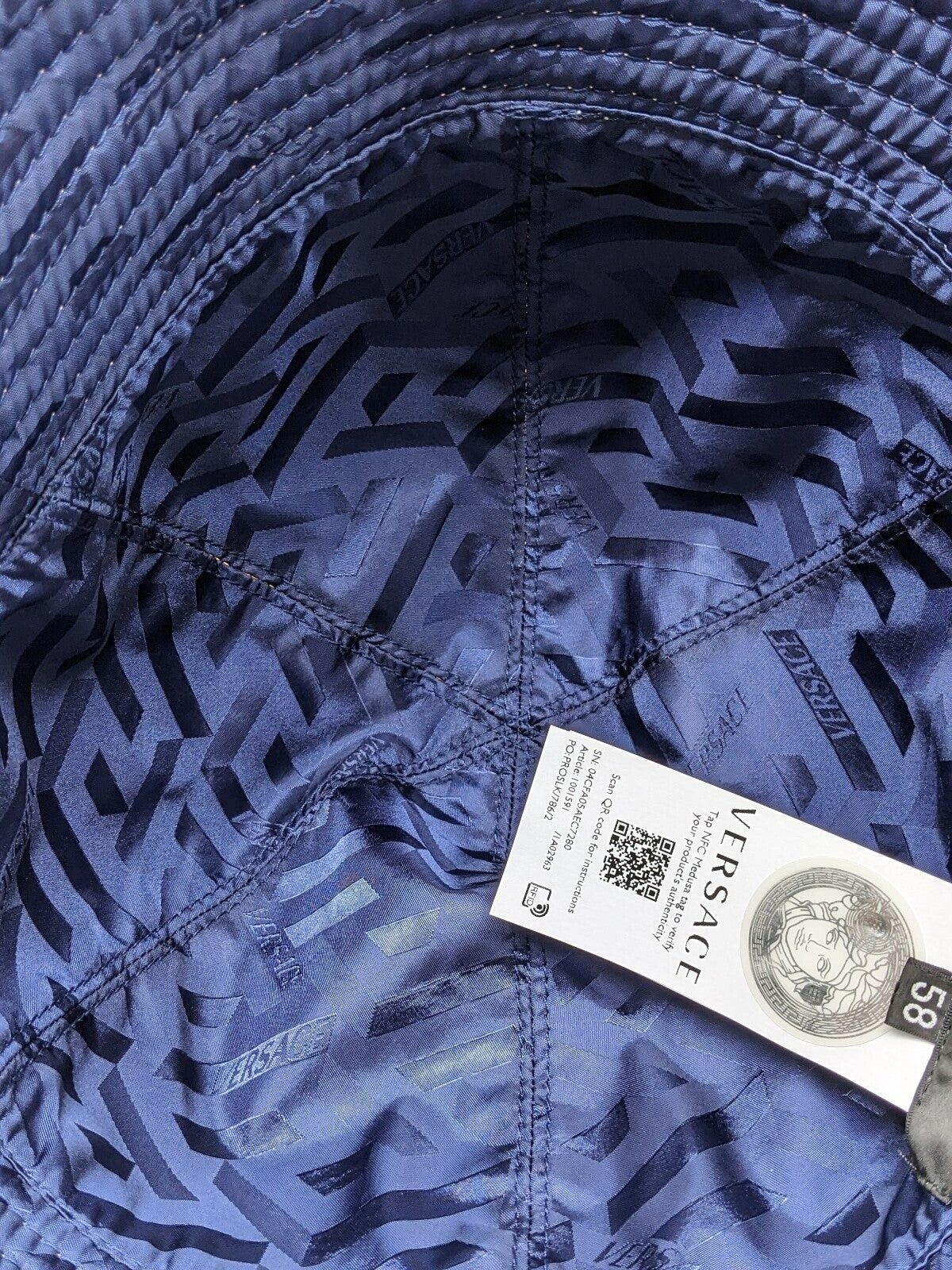 Versace Women's Barocco Print Bucket Hat Size 58 (MSRP $625)