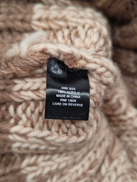 Marcus Adler Women's Rose Chunky Marled Cable Knit Beanie O/S (MSRP $42)