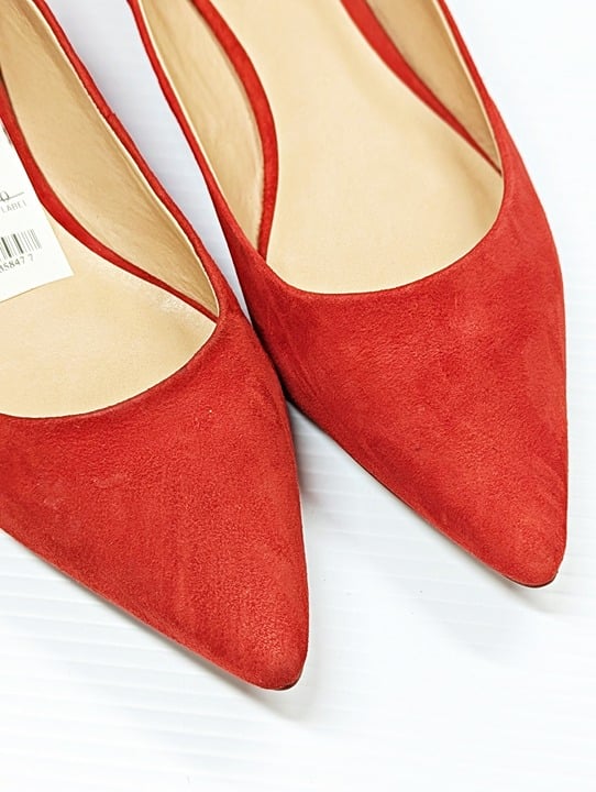 Aqua Women's Abel Red Suede Point Toe Flats Size 8.5 M (MSRP $79)