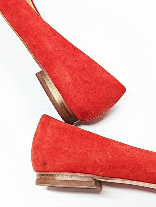 Aqua Women's Abel Red Suede Point Toe Flats Size 8.5 M (MSRP $79)