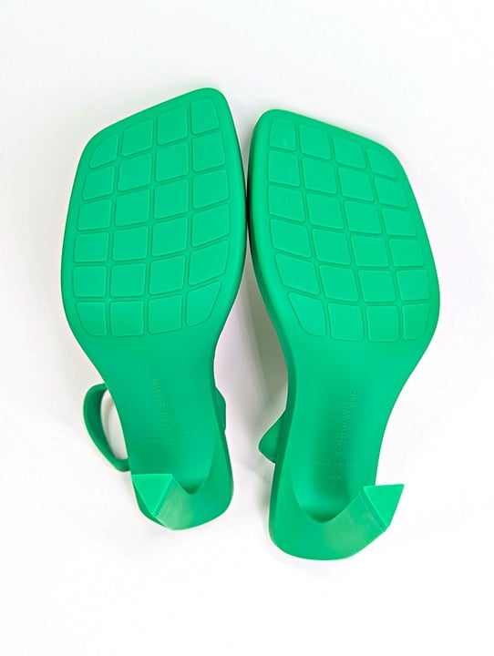 Bottega Veneta Jimbo Women's Slingback Rubber Heeled Sandals Size 38 (MSRP $890)
