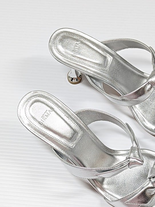 Alexandre Birman Clarita 85 Squared Flare Leather Sandals Size 39.5 IT MSRP $595