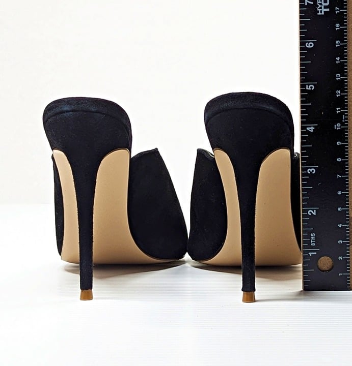 Aqua Women's Flare Mules Suede Pointed Toe High-Heel Black Size 9 (MSRP $99)