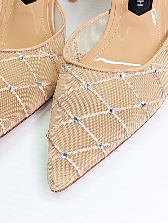 Jessica Rich Women's Amora Embellished Mesh Pointed Toe Pumps Size 40 MSRP $250