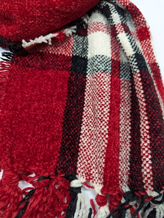 Charter Club Women's Red Chenille Plaid Scarf O/S (MSRP $30)