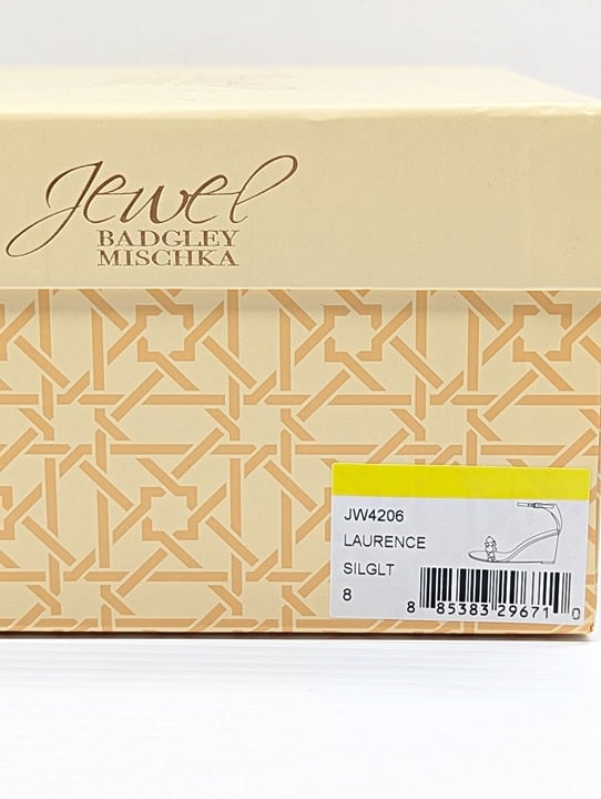 Jewel Badgley Mischka Laurence Women's Silver Wedge Heel Size 8 M (MSRP $119)