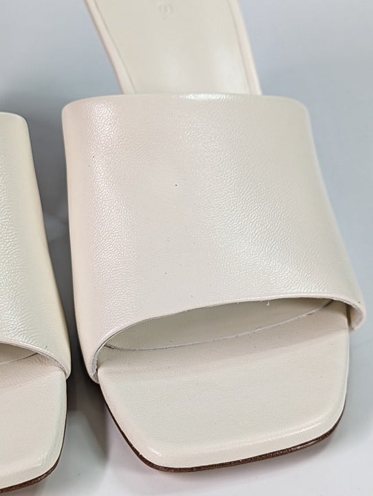 Vince Women's Pia Wedge Mule Sandals Milk Leather Size 9.5 M (MSRP $325)