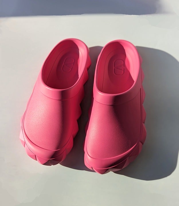 Valentino Garavani Men's Pink Roman Stud Turtle Slide Size 43 EU (MSRP $590)