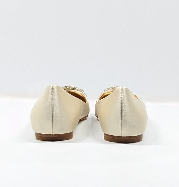 Badgley Mischka Women's Davis Embellished Ivory Satin Flats Size 6.5 (MSRP $195)