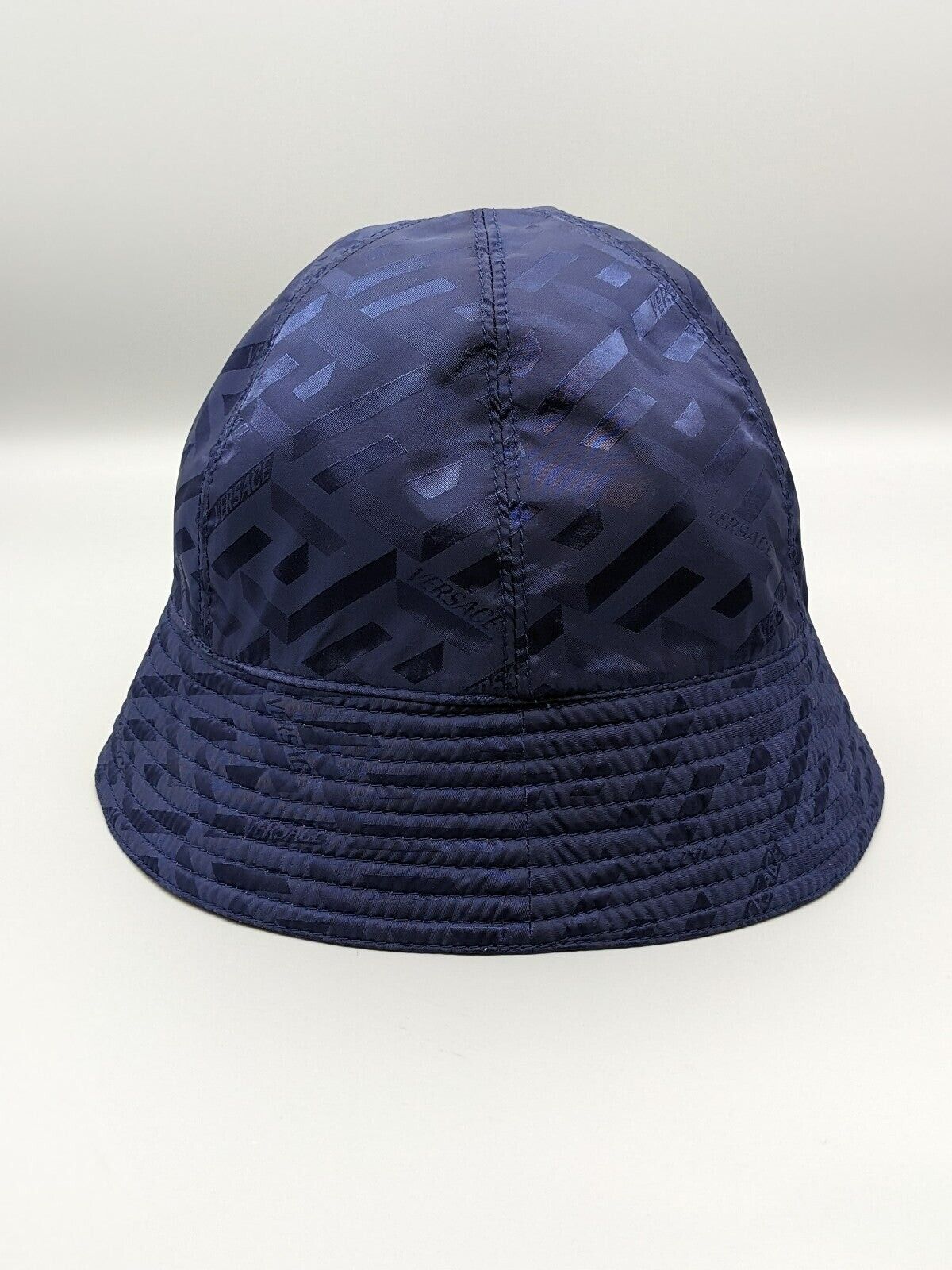 Versace Women's Barocco Print Bucket Hat Size 58 (MSRP $625)