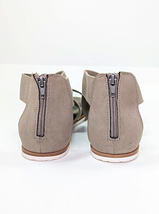 MIA Women's Valuna Flat Strappy Sandals Taupe Size 9 (MSRP $49)
