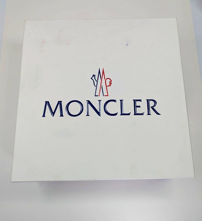 Moncler Women's Misty Black Round Toe Embossed Logo Rain Boots Size 41 MSRP $555