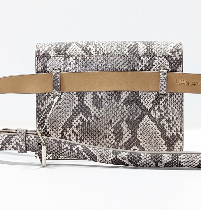 Calvin Klein Wide Flap Embossed Monogram Belt Bag Buckle Size M (MSRP $98)