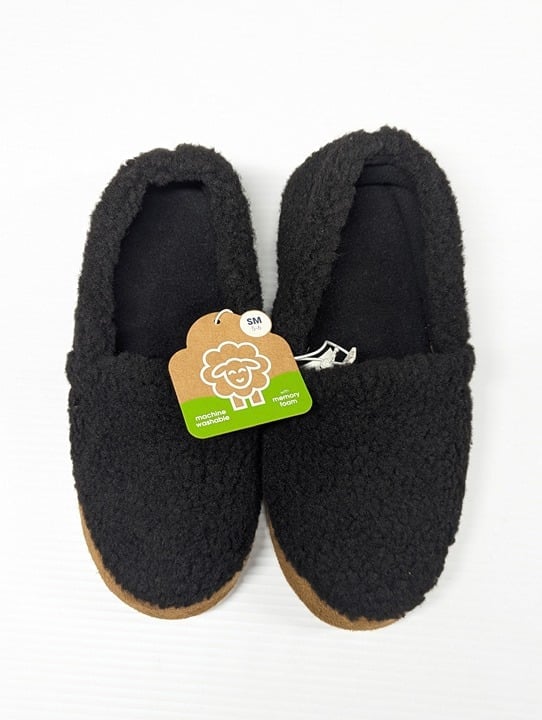 Isotoner Signature Women's Moccasin Slippers Black Size S 5-6 (MSRP $34)