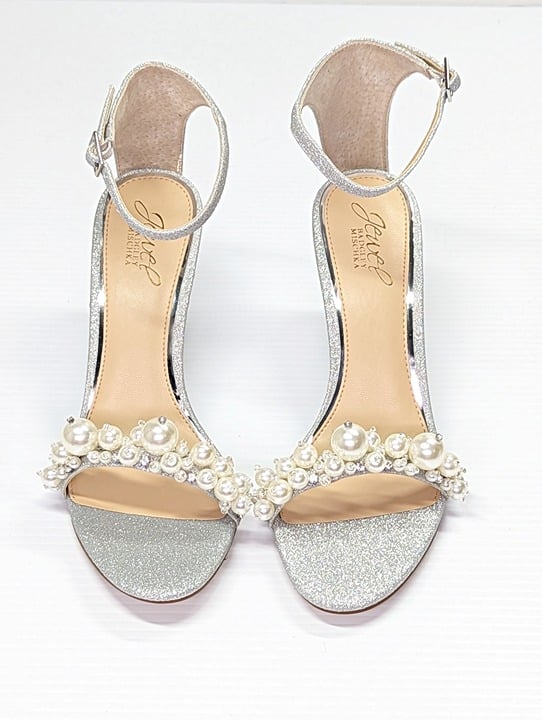 Jewel Badgley Mischka Laurence Women's Silver Wedge Heel Size 8 M (MSRP $119)