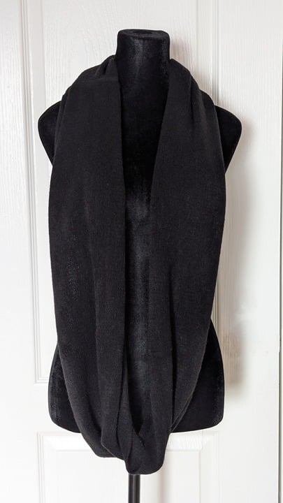 Calvin Klein Women’s Super Soft Black Infinity Loop Scarf O/S (MSRP $68)