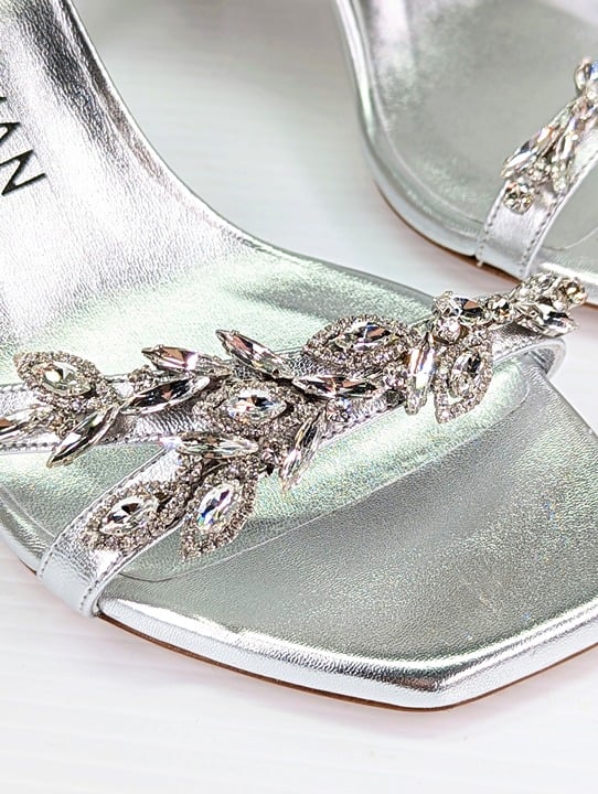Stuart Weitzman Women's Nudist Vow Crystal Heel Sandals Size 8.5 (MSRP $650)