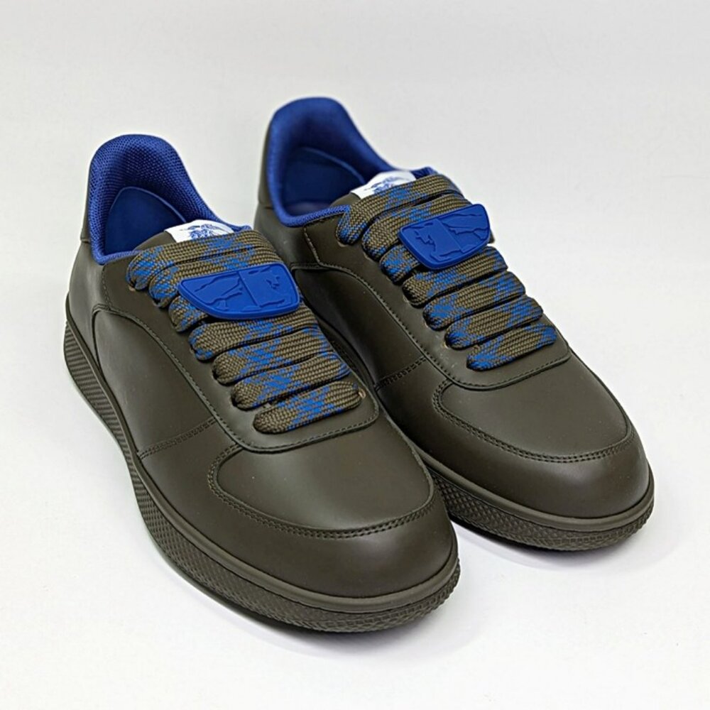 Burberry Men's Terrace Low Top Leather Sneakers in Loch Size 43 (MSRP $820)