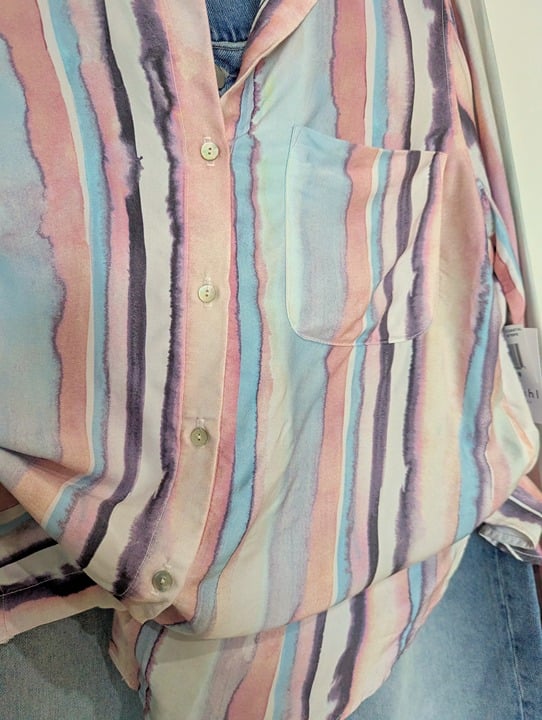 Bella Dahl Women's Long Sleeve Rounded Hem Button Down Size M (MSRP $158)