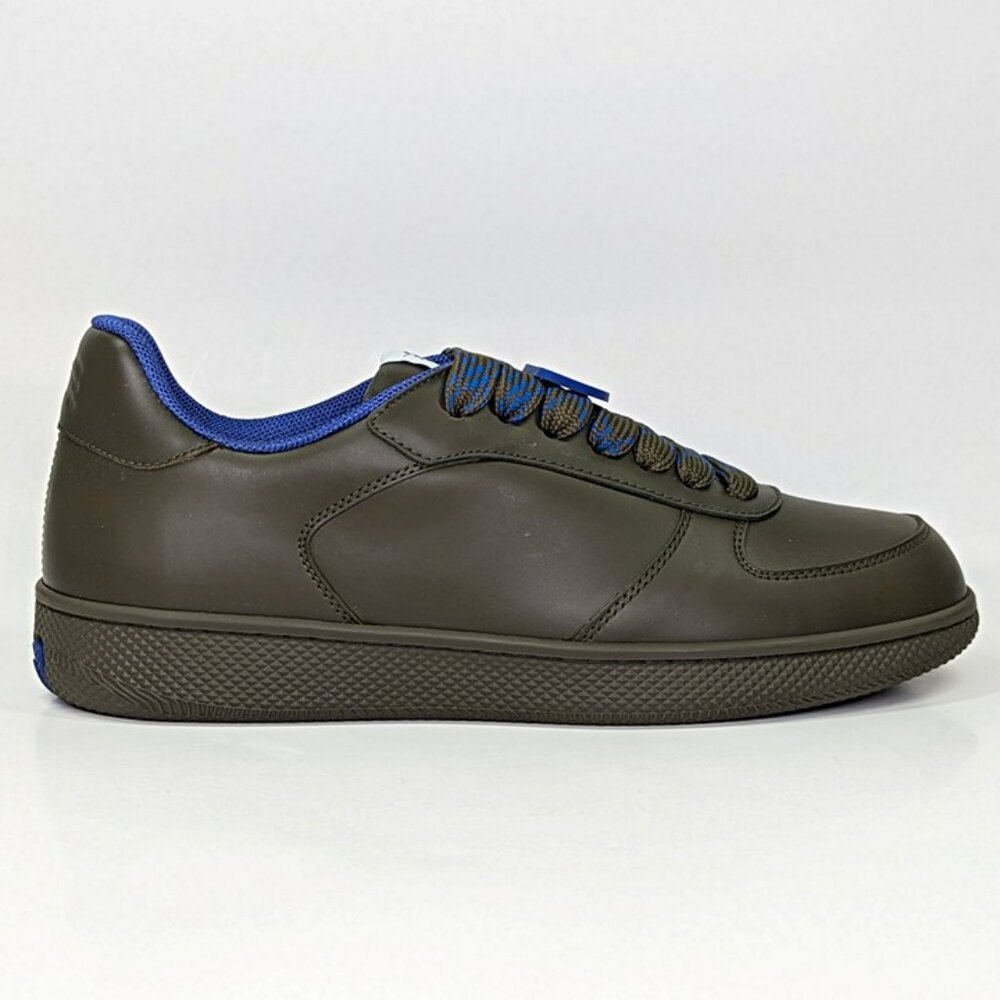 Burberry Men's Terrace Low Top Leather Sneakers in Loch Size 43 (MSRP $820)