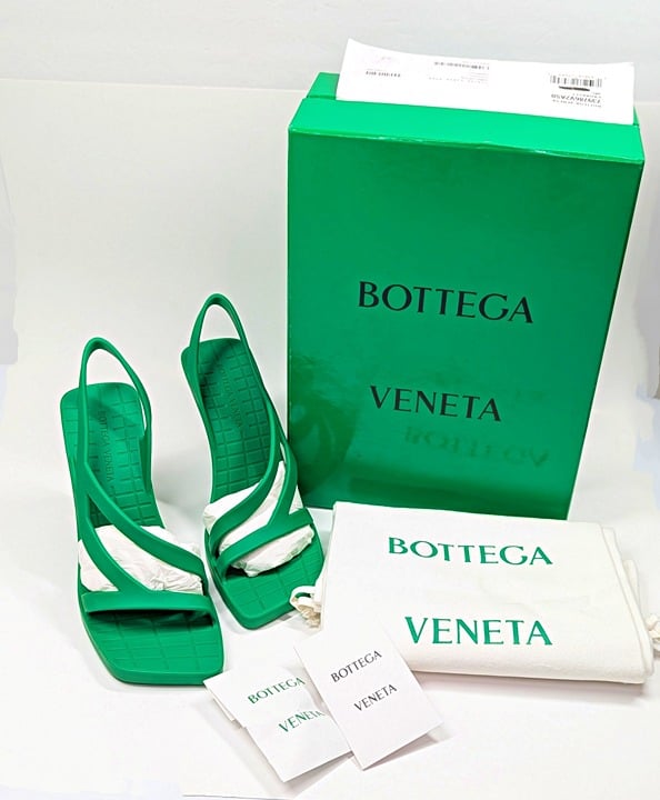 Bottega Veneta Jimbo Women's Slingback Rubber Heeled Sandals Size 38 (MSRP $890)