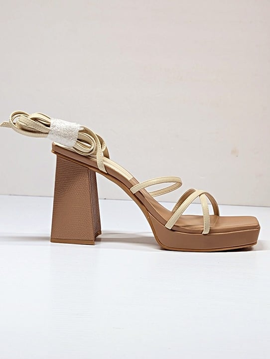 Dolce Vita Women's Amanda Ivory High Heel Sandals Size 10 (MSRP $150)