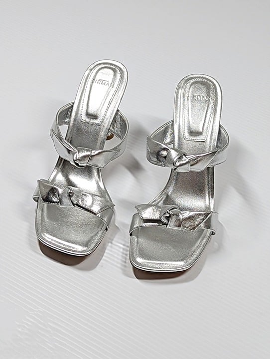 Alexandre Birman Clarita 85 Squared Flare Leather Sandals Size 39.5 IT MSRP $595