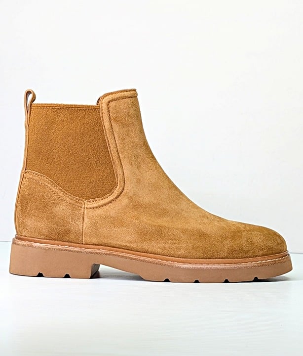 Vince Women's Rue Tan Suede Chelsea Lug Boots Size 9 M (MSRP $395)