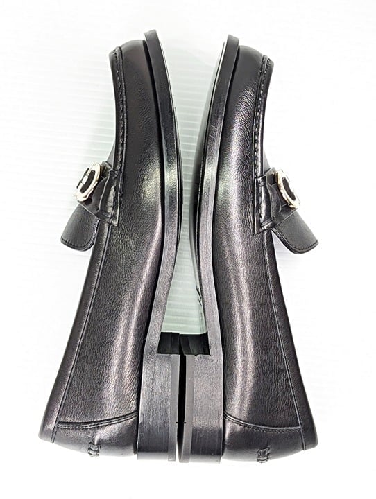 Ferragamo Women's Ofelia Black Calf Leather Loafers Size 7 C (MSRP $895)