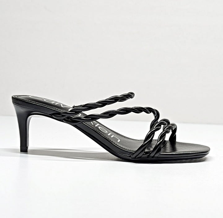 Calvin Klein Women's Ileyia Strappy Slip-On Dress Sandals Size 7 M (MSRP $99)