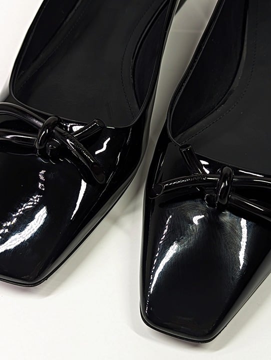 Ferragamo Women's Annie Patent Knot Ballerina Flats Black Size 7 C (MSRP $850)