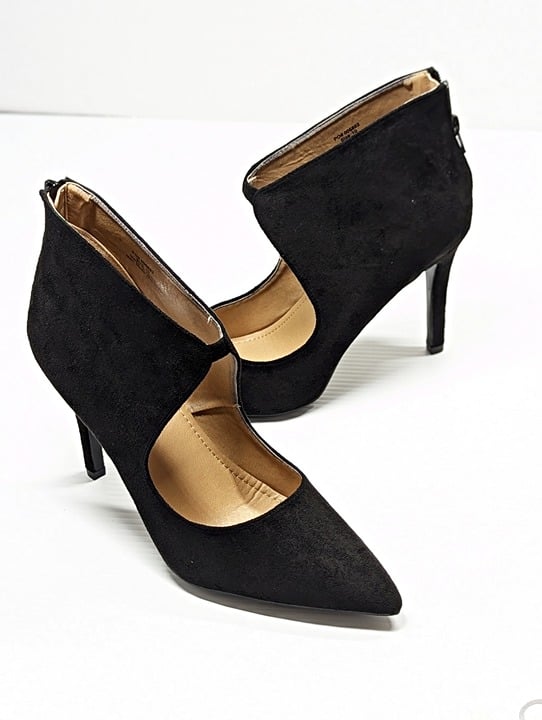 Journee Collection Women's Junniper Keyhole Stilettos Black Size 10 (MSRP $100)