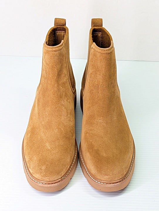 Vince Women's Rue Tan Suede Chelsea Lug Boots Size 9 M (MSRP $395)