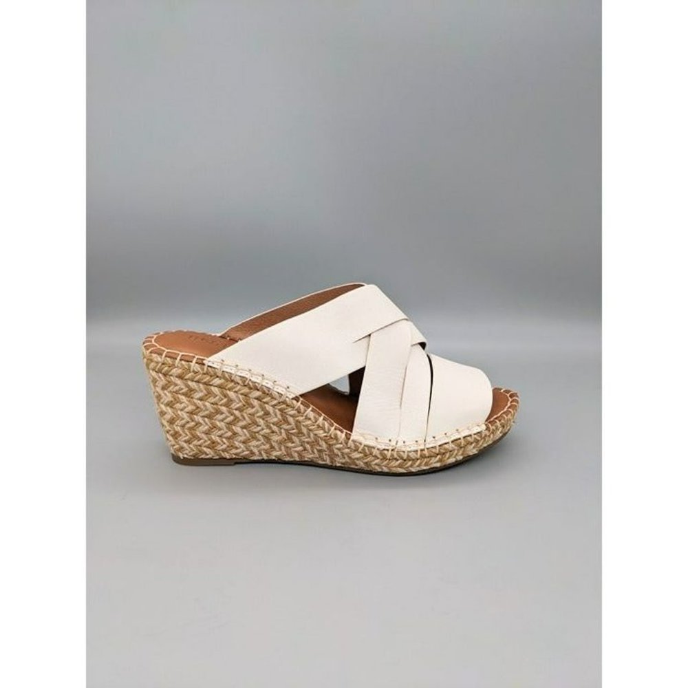 Gentle Souls Women's Charli Woven Strap Heel Sandal White Size 7.5 MSRP $199